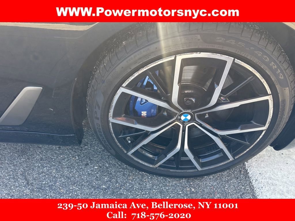 Used 2022 BMW M550i xDrive M550i xDrive w/ Executive Package image 10