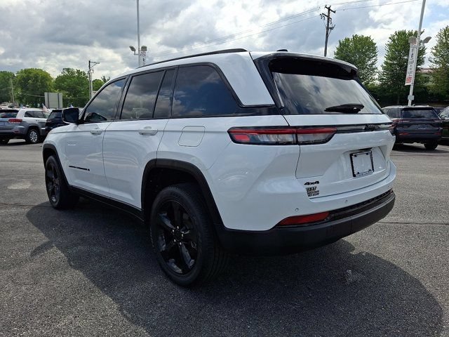 Certified 2023 Jeep Grand Cherokee Altitude AWD/4WD image 4