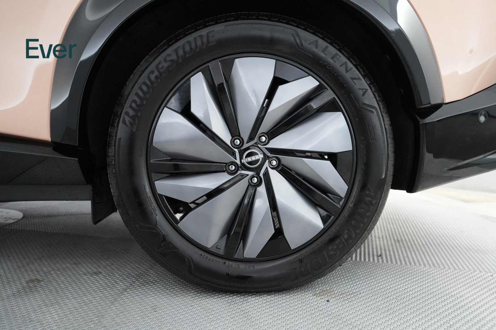 Used 2023 Nissan Ariya image 17