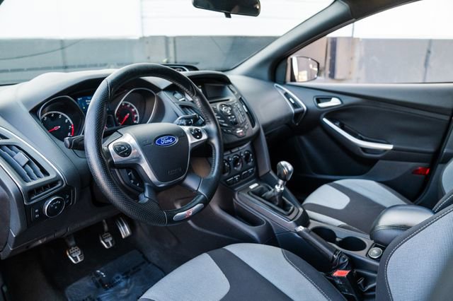 Used 2014 Ford Focus ST image 2