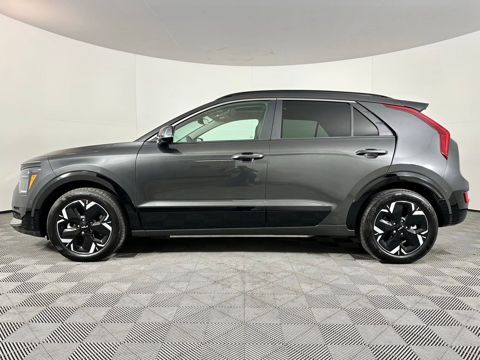 Used 2024 Kia Niro Wave image 22