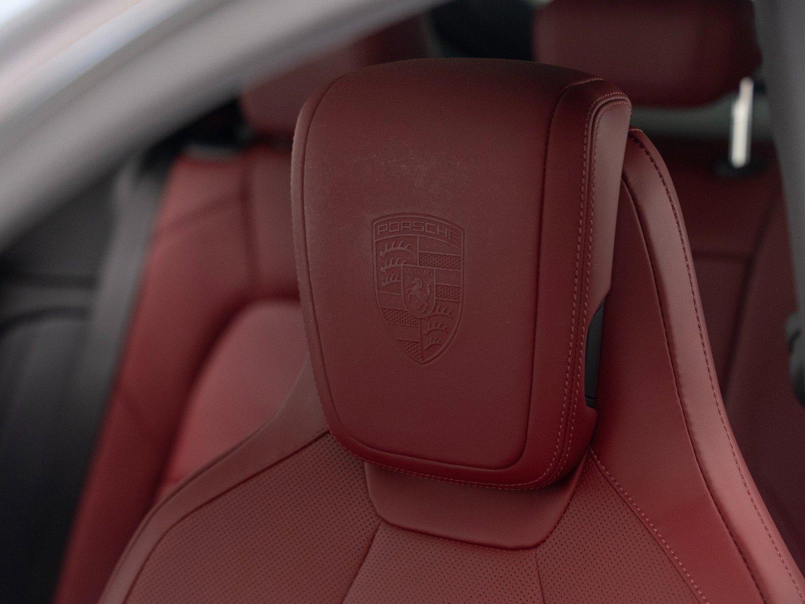 Certified 2025 Porsche Macan Electric image 19