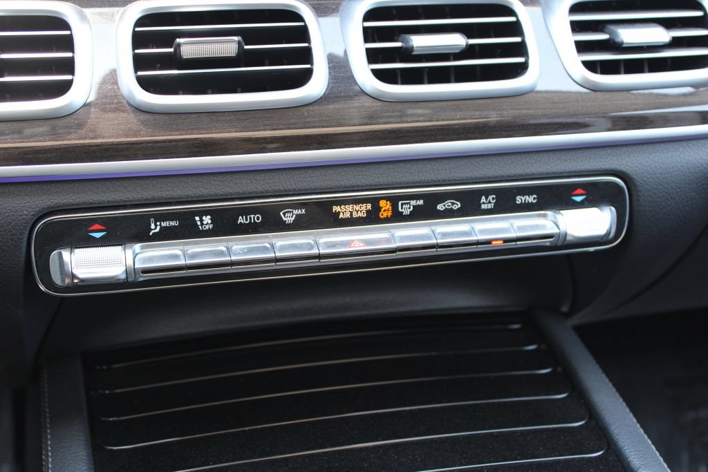 Used 2024 Mercedes-Benz GLS 450 4MATIC image 24