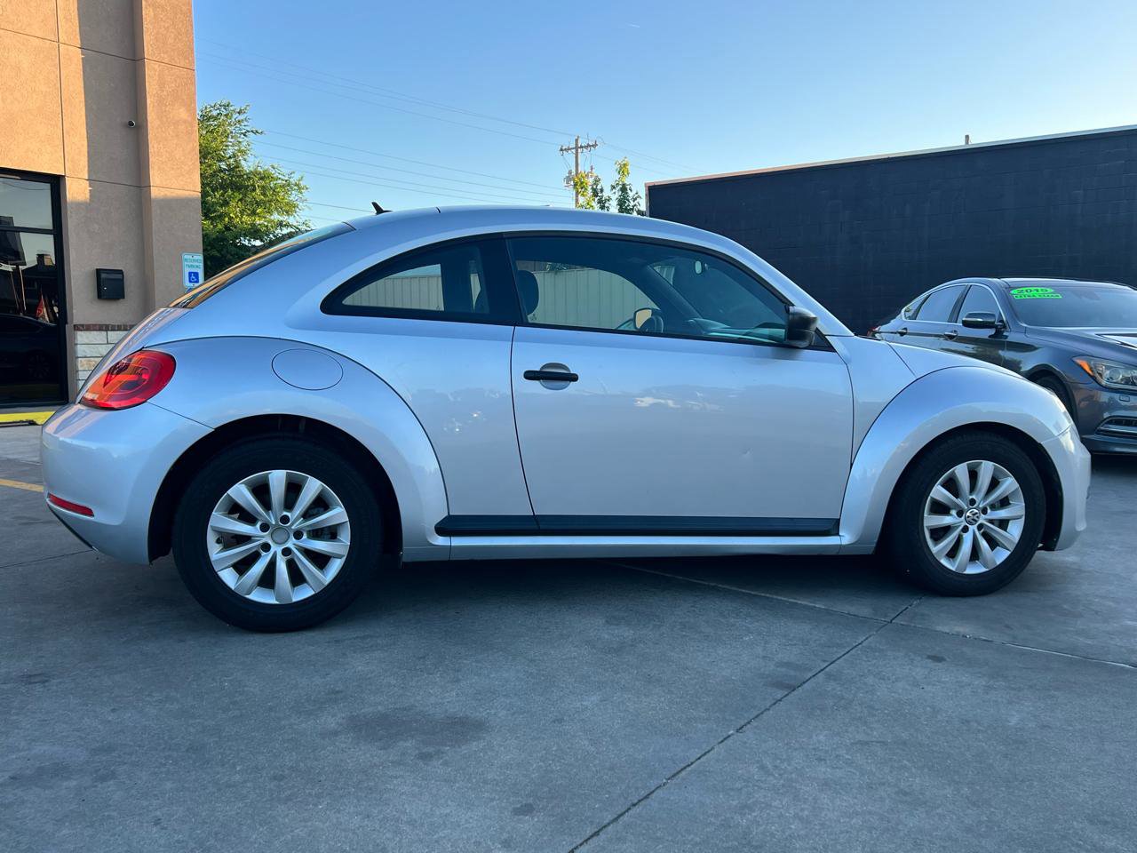 Used 2013 Volkswagen Beetle 2.5 FWD image 6