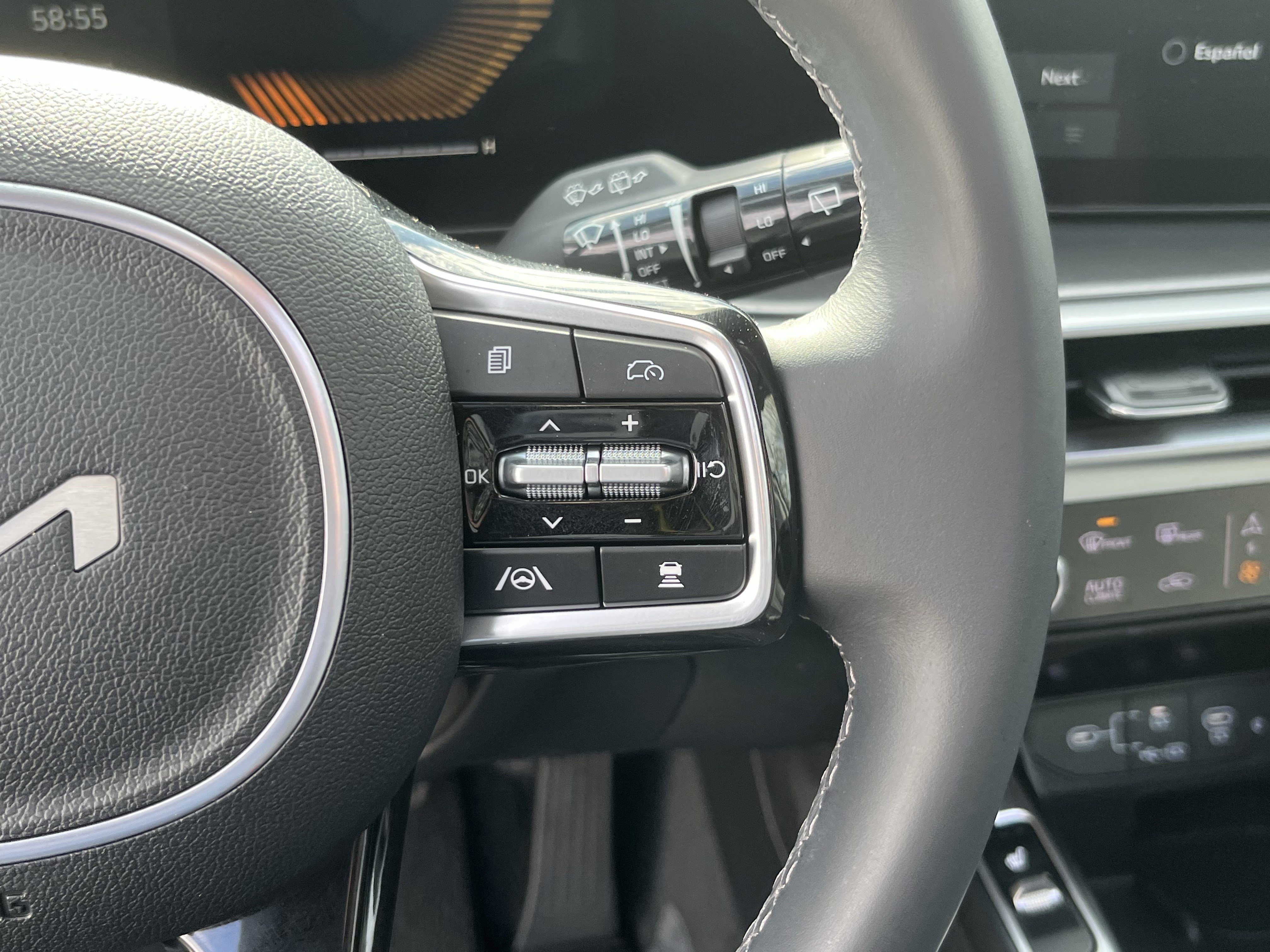 Used 2024 Kia Sorento S w/ Panoramic Sunroof Package image 22