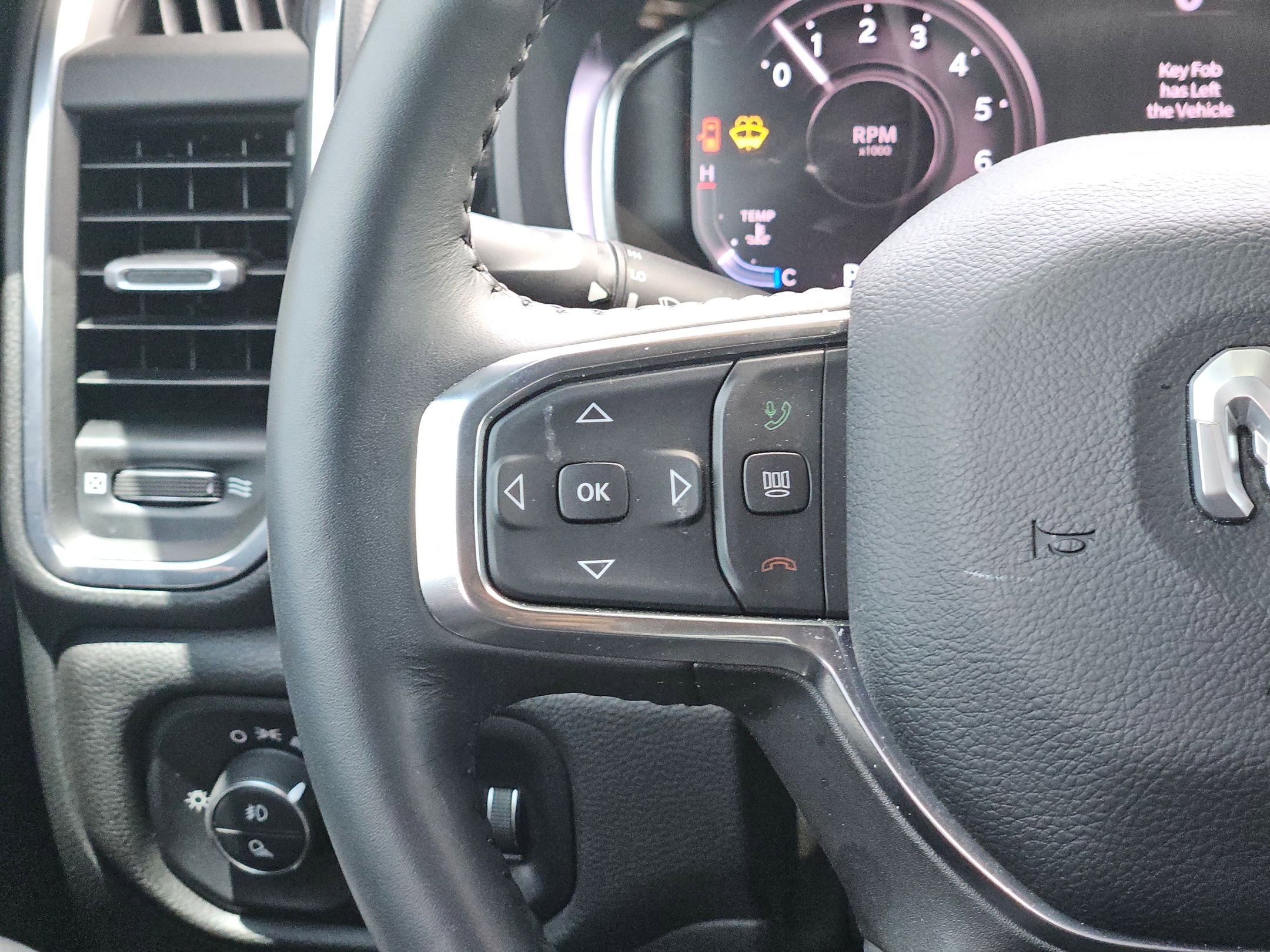 Used 2024 RAM 1500 Laramie AWD/4WD image 21