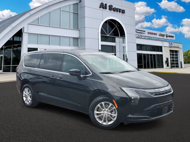 New 2027 Chrysler Pacifica Select AWD/4WD image 1