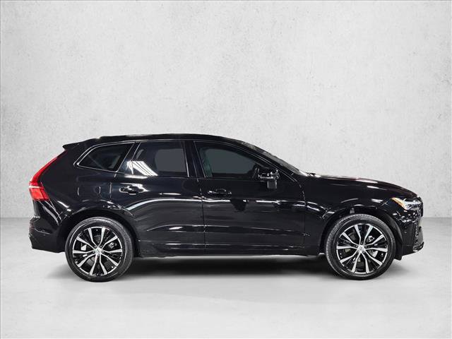 Used 2025 Volvo XC60 B5 Plus w/ Protection Package Premier AWD/4WD image 4