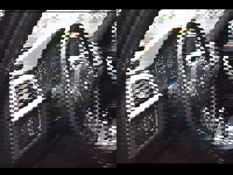 Used 2016 BMW 320i Sedan w/ Sport Package image 14