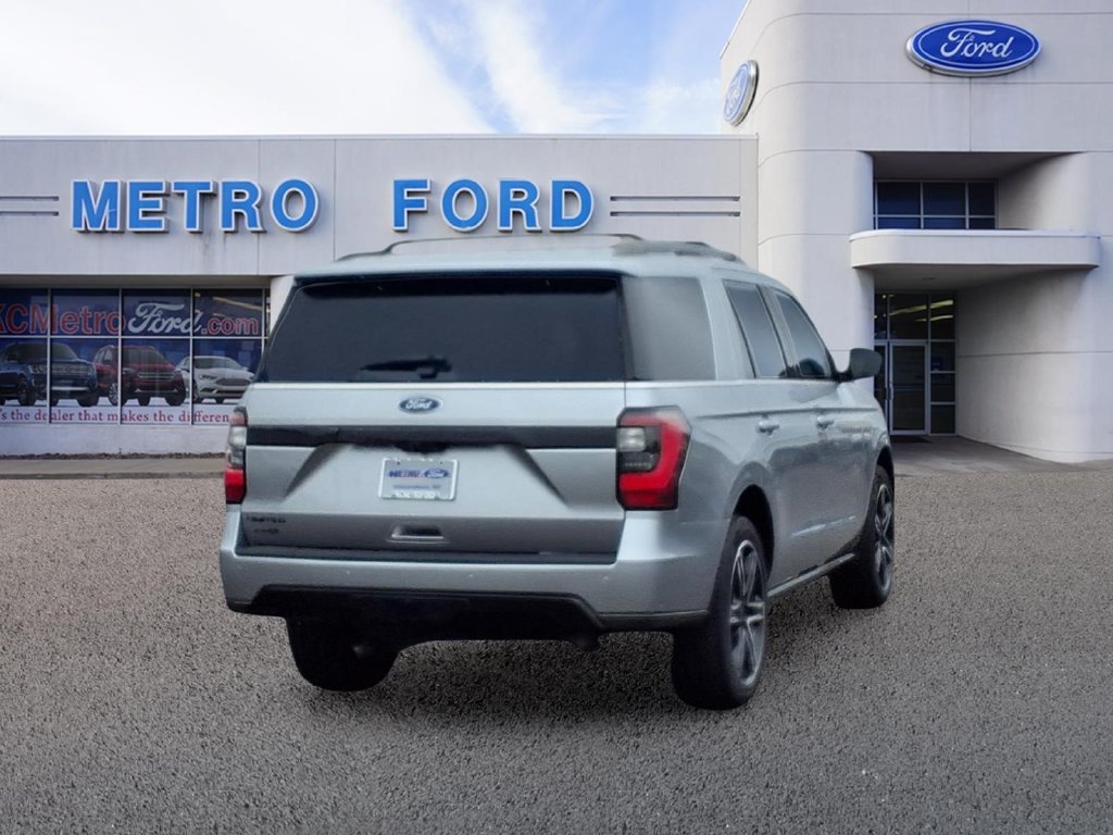 Used 2021 Ford Expedition Limited AWD/4WD image 3