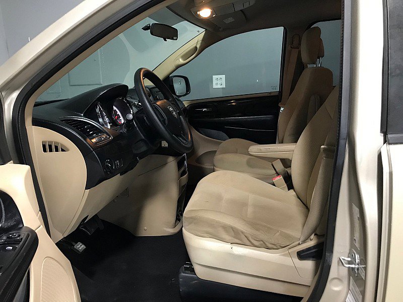 Used 2014 Dodge Grand Caravan American Value Package FWD image 10