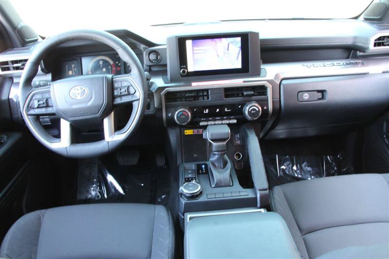 Used 2025 Toyota Tacoma SR5 AWD/4WD image 15