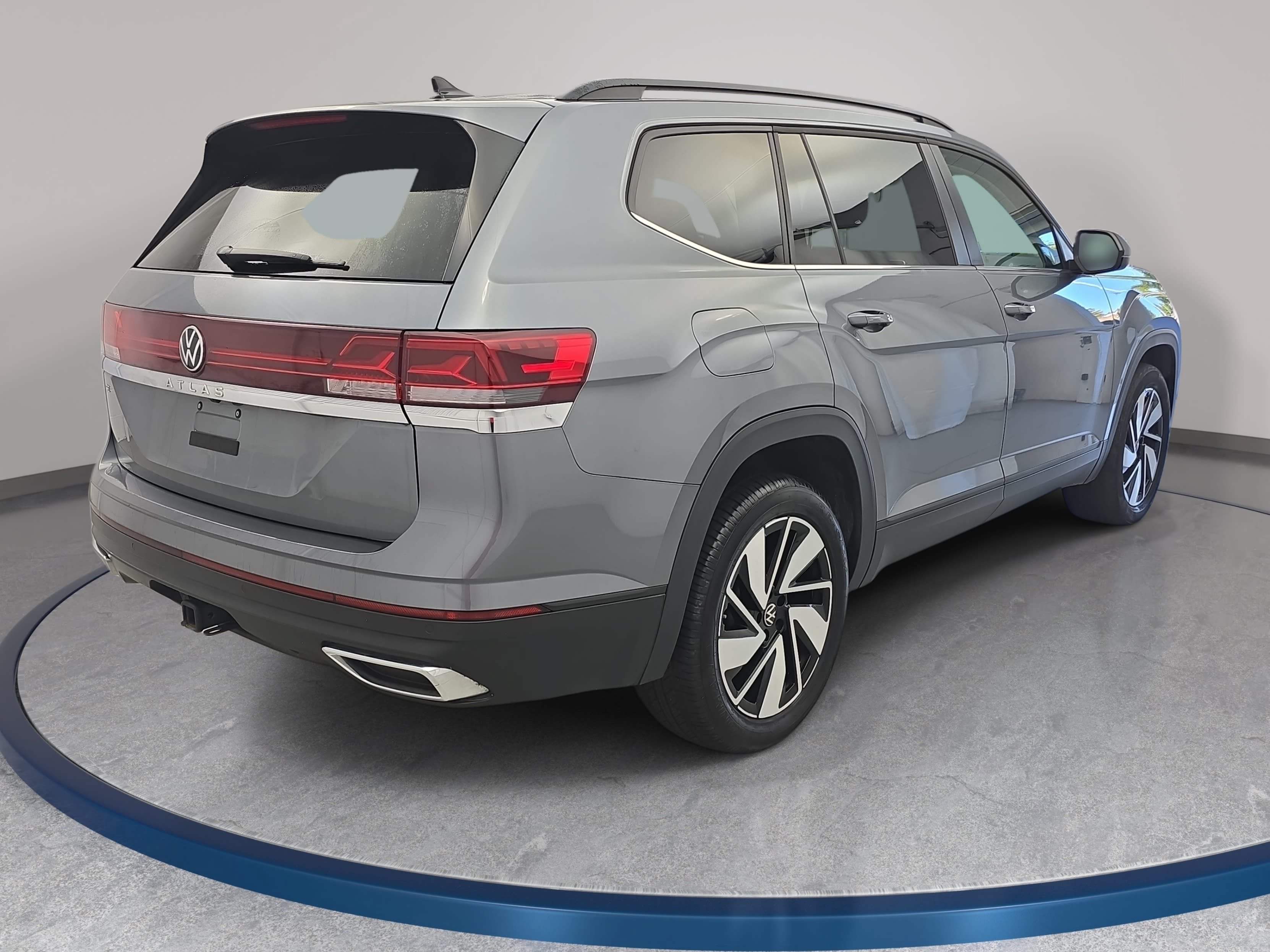 Used 2025 Volkswagen Atlas SE FWD image 5