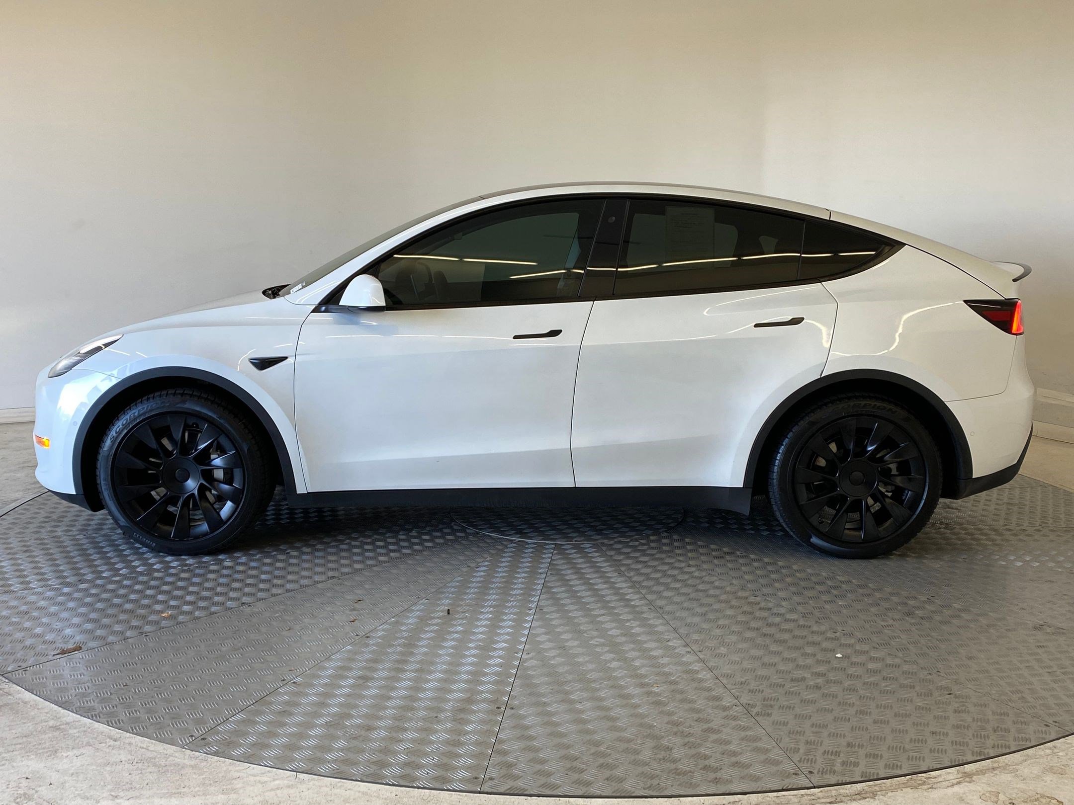 Used 2020 Tesla Model Y Performance image 2