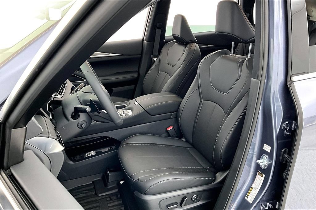 New 2027 INFINITI QX60 Luxe w/ Cargo Package FWD image 27