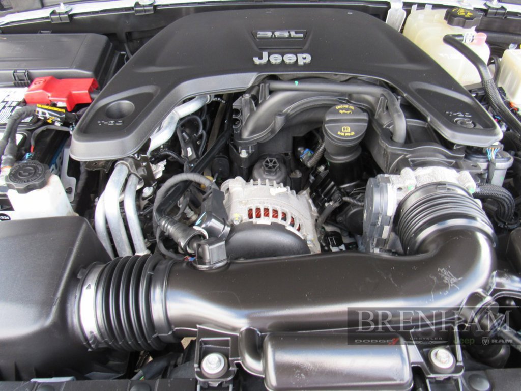 Used 2020 Jeep Gladiator Overland AWD/4WD image 12