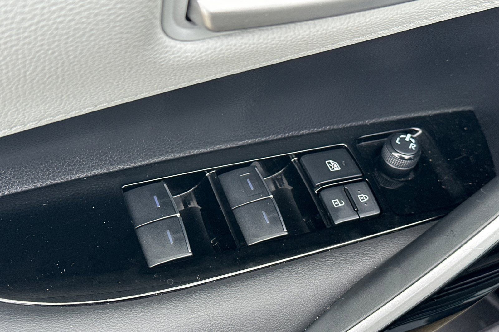 Used 2022 Toyota Corolla XSE w/ XSE Preferred Package image 12