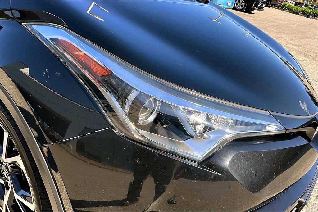 Used 2018 Toyota C-HR XLE FWD image 32