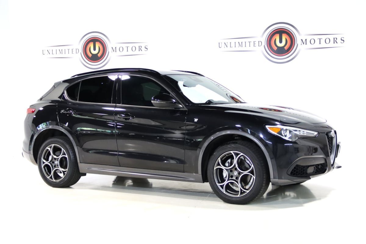 Used 2022 Alfa Romeo Stelvio Ti AWD/4WD image 6