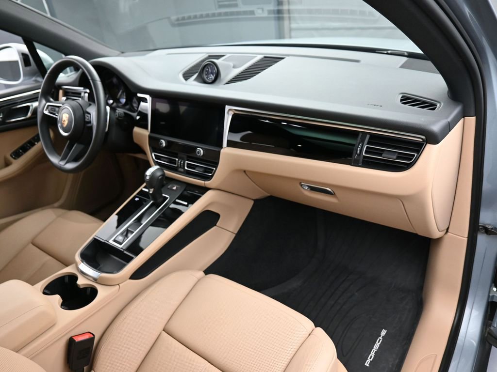 Certified 2023 Porsche Macan Turbo AWD/4WD image 30