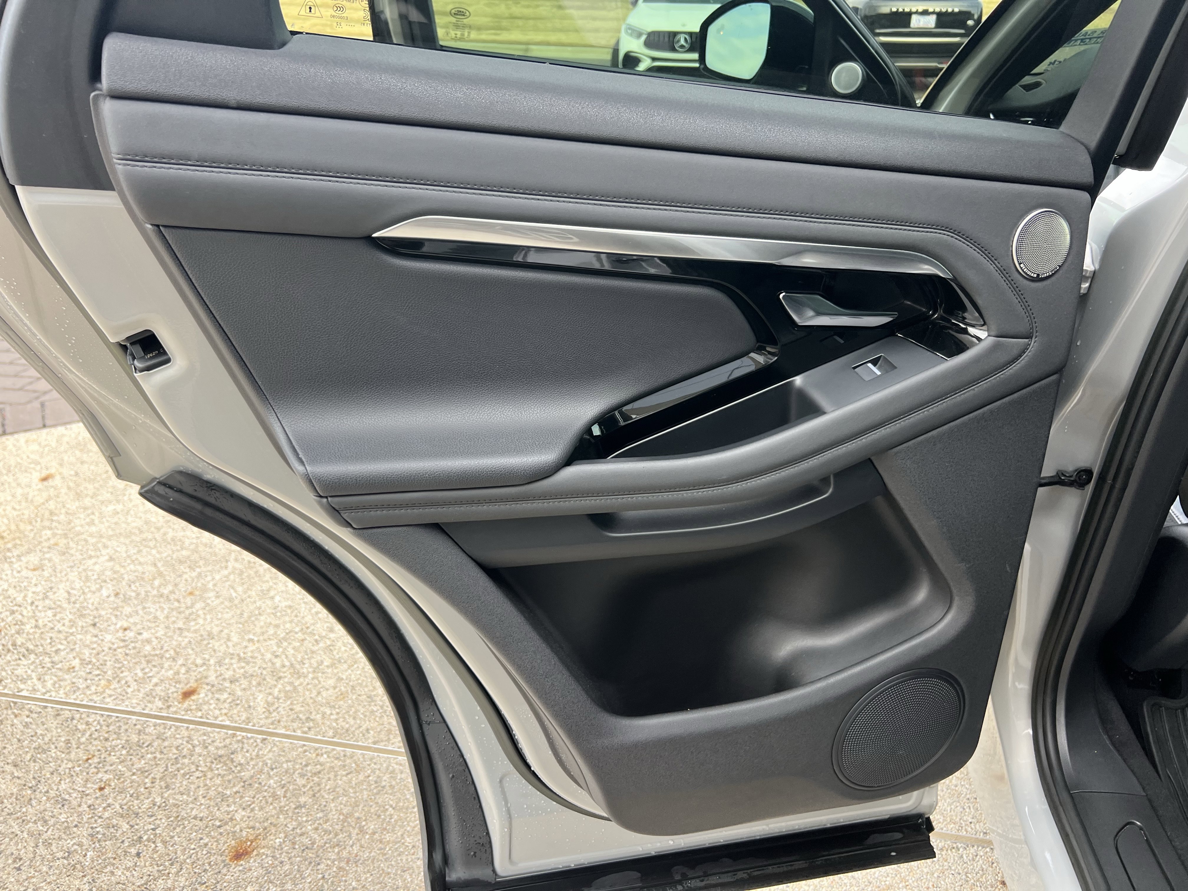 Certified 2023 Land Rover Range Rover Evoque SE image 26