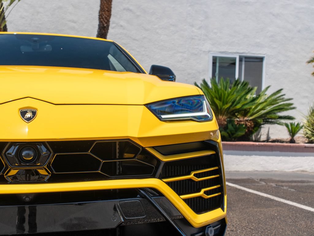 Used 2021 Lamborghini Urus AWD/4WD image 37