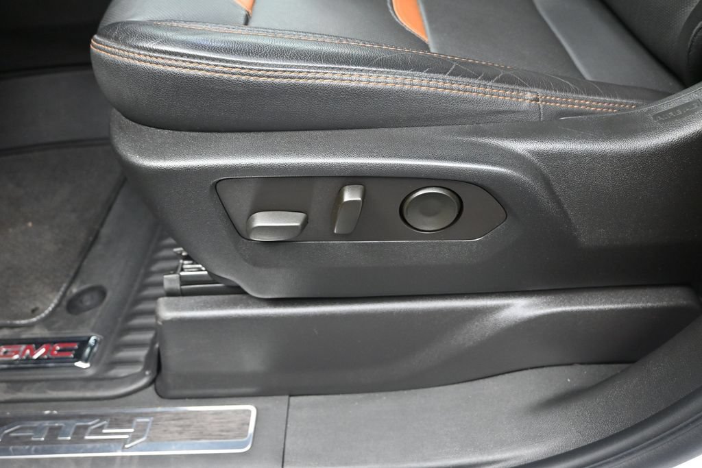 Used 2022 GMC Sierra 1500 AT4 w/ AT4 Premium Package AWD/4WD image 13