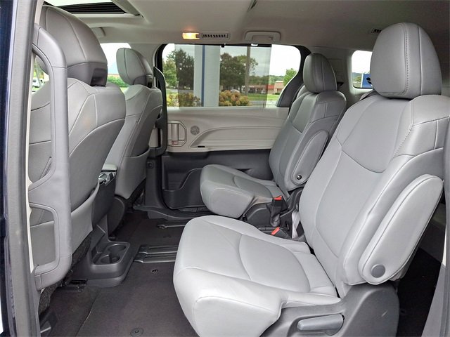 Used 2024 Toyota Sienna XLE image 10