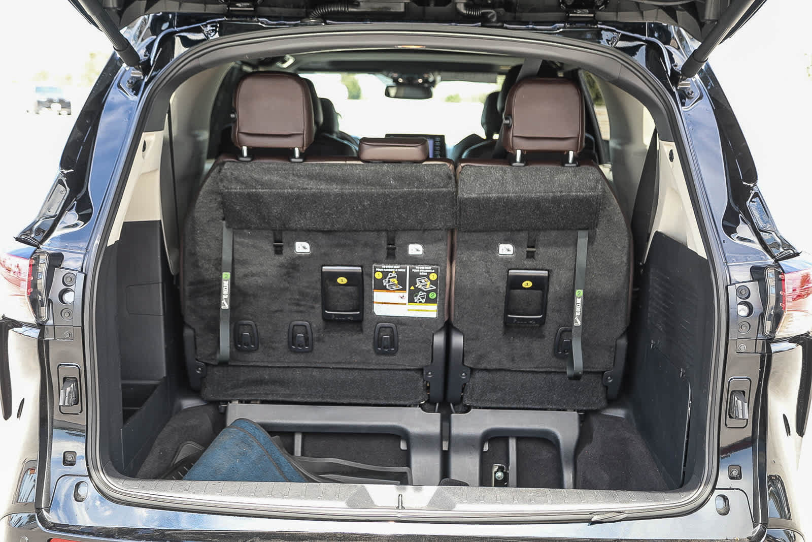 Used 2024 Toyota Sienna Platinum AWD/4WD image 26