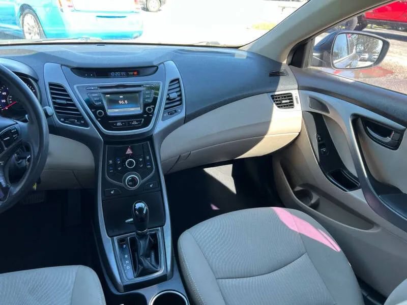 Used 2014 Hyundai Elantra SE w/ Option Group 02 FWD image 15