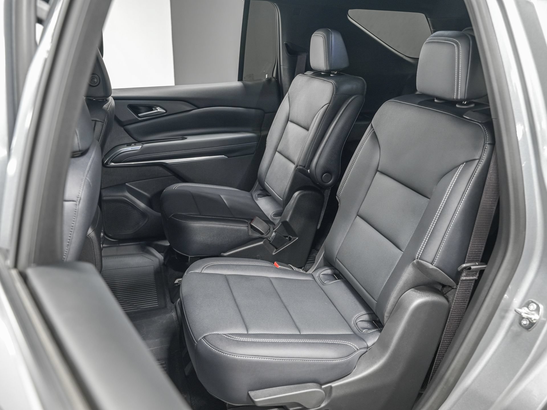 Used 2026 Chevrolet Traverse LT w/ Driver Confidence Package FWD image 27