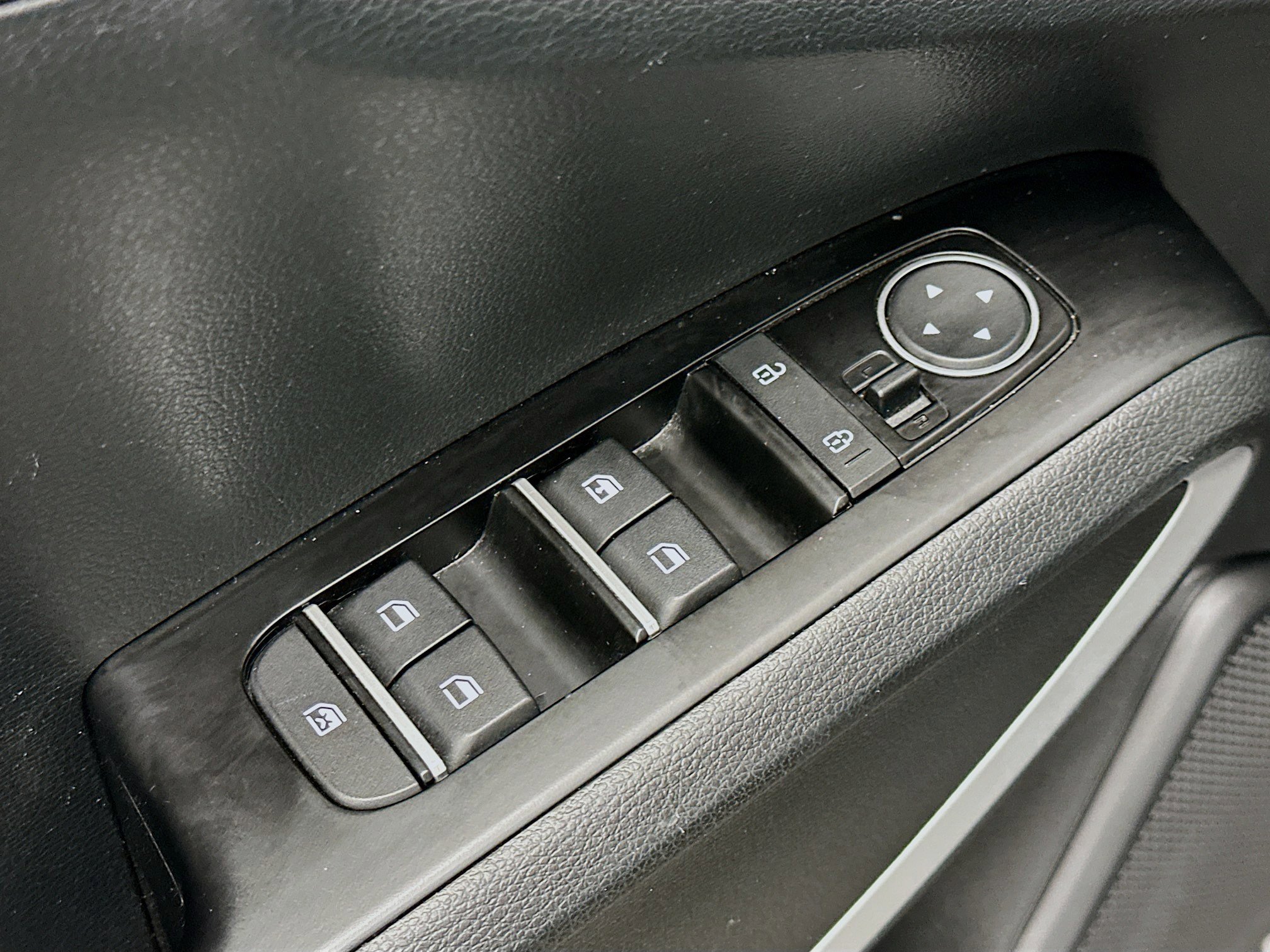 Used 2025 Kia Soul LX w/ LX Technology Package FWD image 15