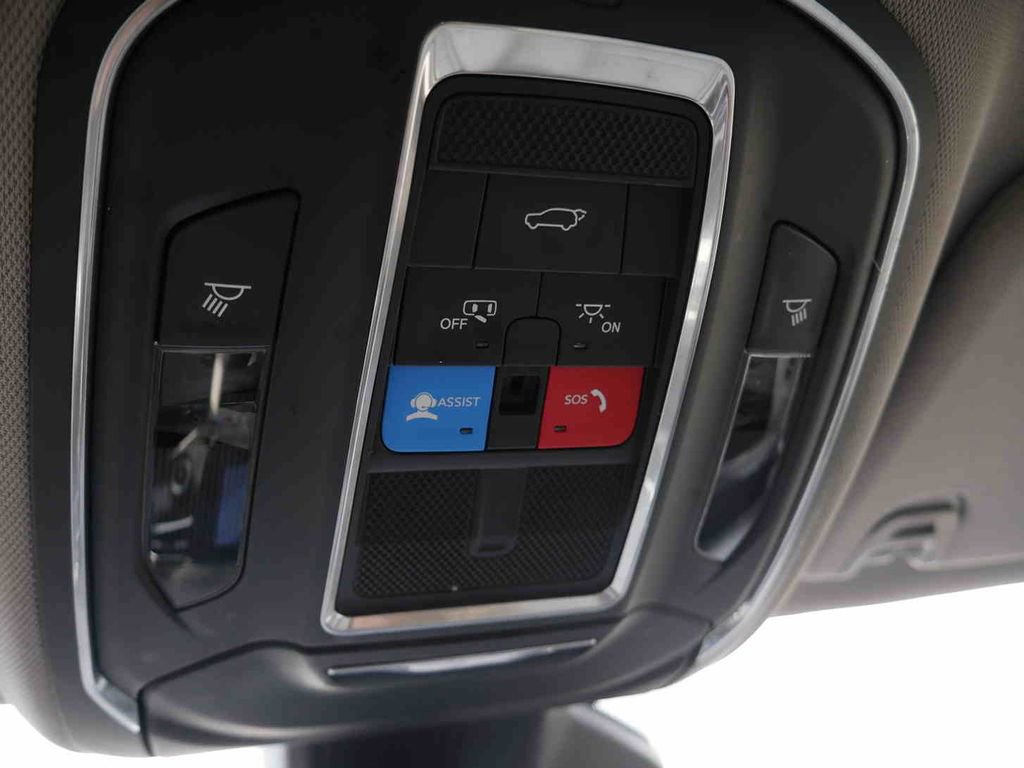 Used 2022 Jeep Wagoneer Series III w/ Flexible Seating Group image 42