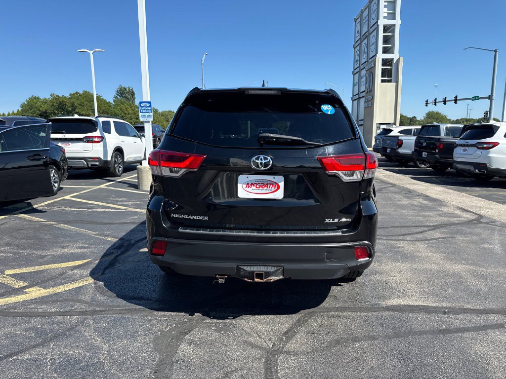 Used 2019 Toyota Highlander XLE AWD/4WD image 7