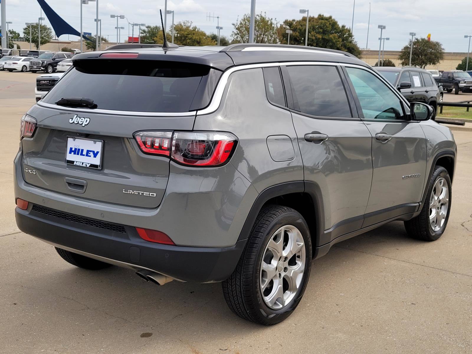 Used 2022 Jeep Compass Limited AWD/4WD image 4