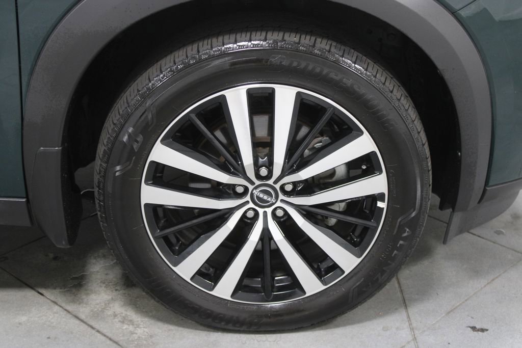 Used 2024 Nissan Pathfinder Platinum w/ Cargo Package image 12