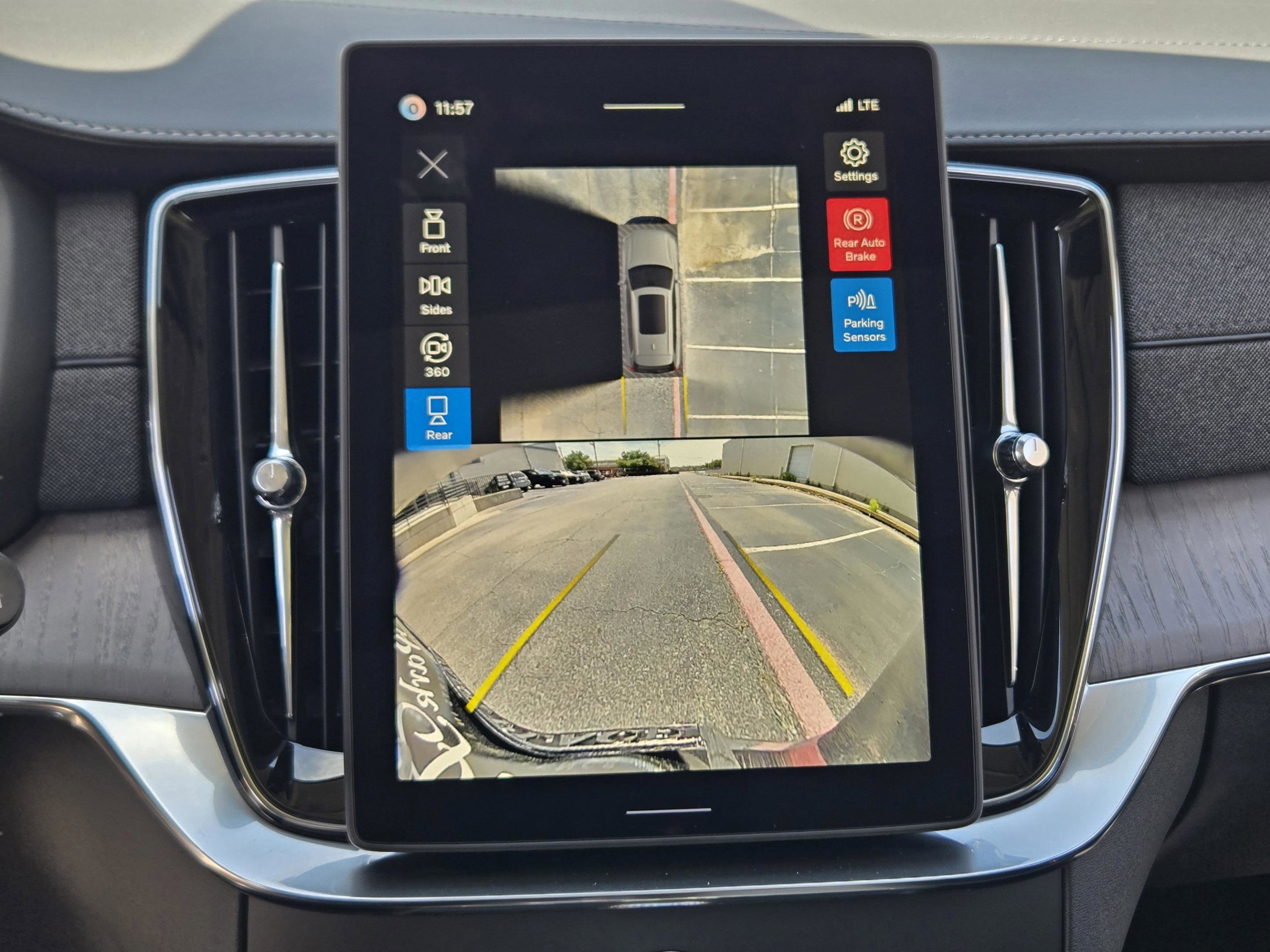 New 2026 Volvo XC90 T8 Ultra w/ Protection Package Premier image 14