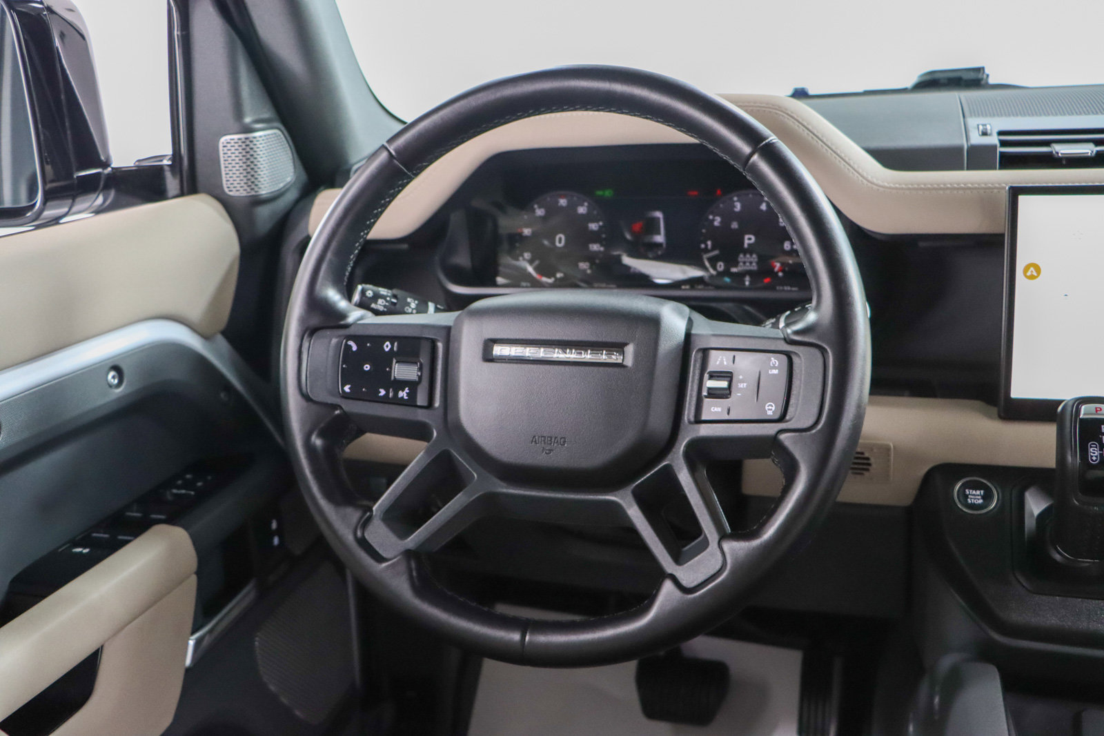 Used 2023 Land Rover Defender 130 X-Dynamic SE image 12