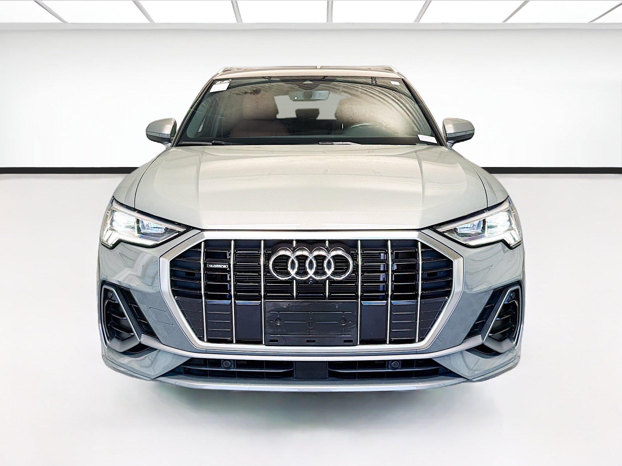 Used 2024 Audi Q3 2.0T Premium Plus AWD/4WD image 2