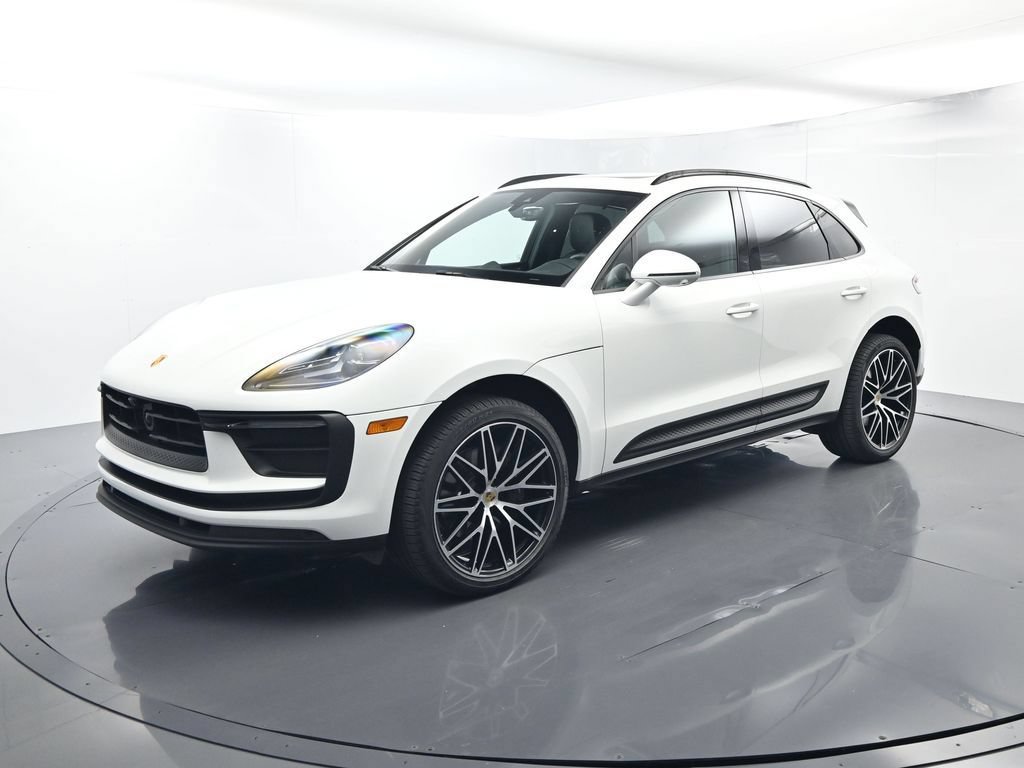 Certified 2026 Porsche Macan AWD/4WD image 1