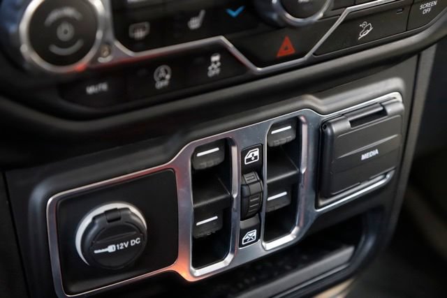 Used 2021 Jeep Wrangler Unlimited Sport AWD/4WD image 25