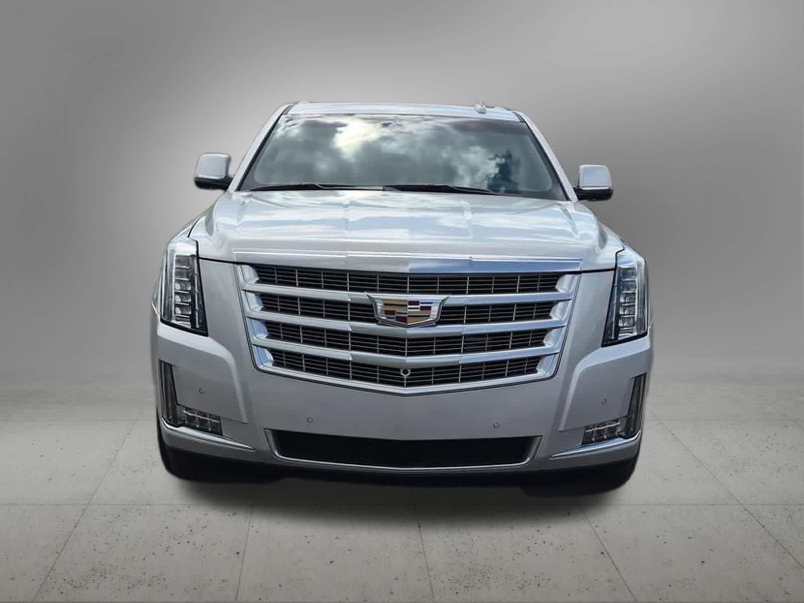 Used 2019 Cadillac Escalade Premium Luxury w/ LPO, Radiant Package AWD/4WD image 9