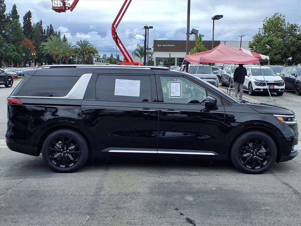 Certified 2024 Kia Carnival SX image 6