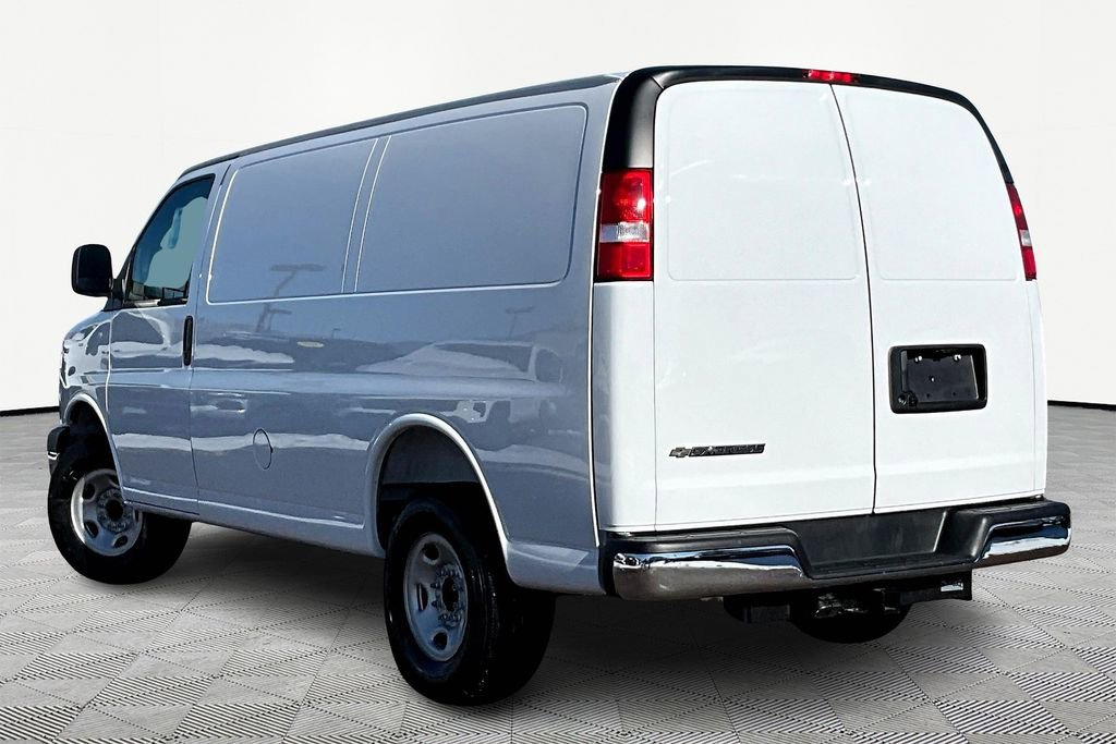 New 2025 Chevrolet Express 2500 w/ Driver Convenience Package video 3