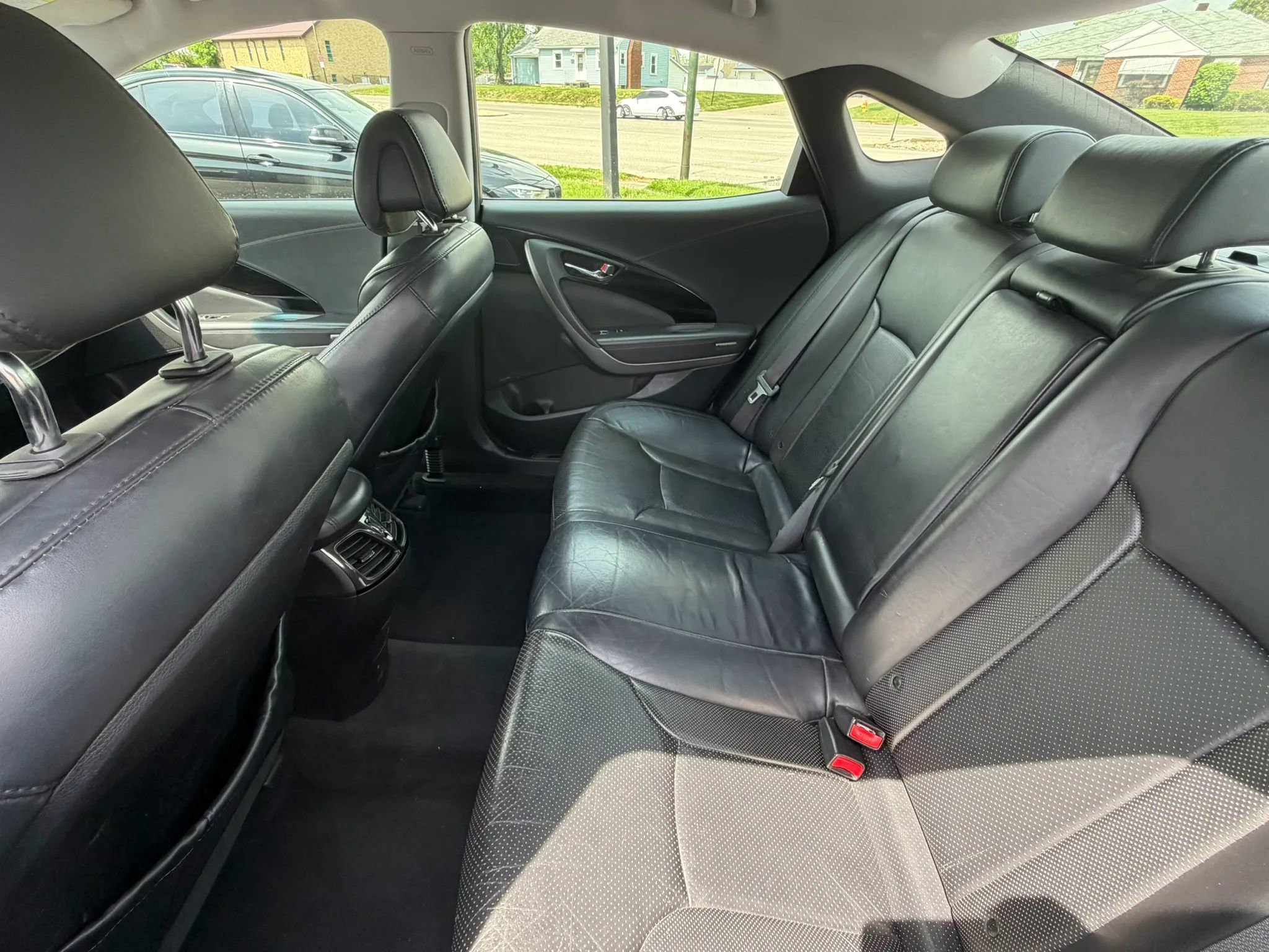 Used 2013 Hyundai Azera FWD image 18