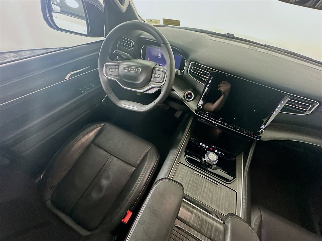 Used 2024 Jeep Wagoneer L Series II w/ Flexible Seating Group image 9