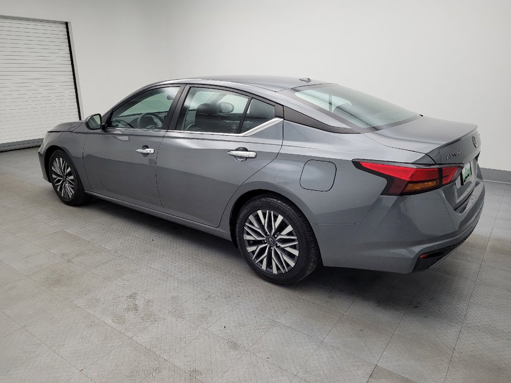 Used 2023 Nissan Altima 2.5 SV image 3