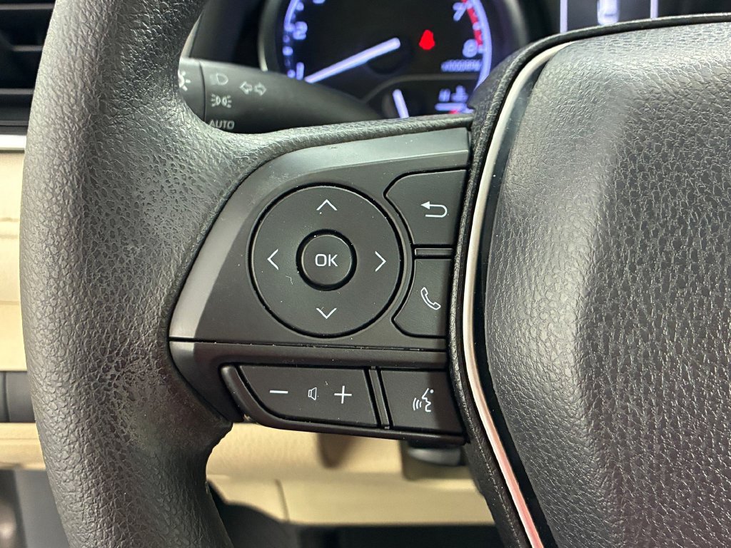 Used 2018 Toyota Camry LE FWD image 18