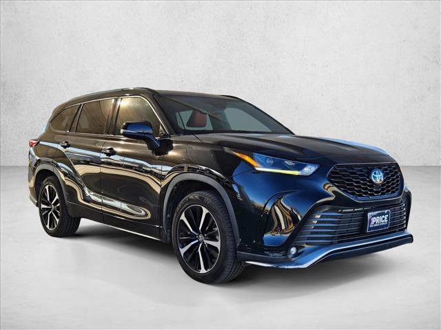 Used 2021 Toyota Highlander XSE video 3