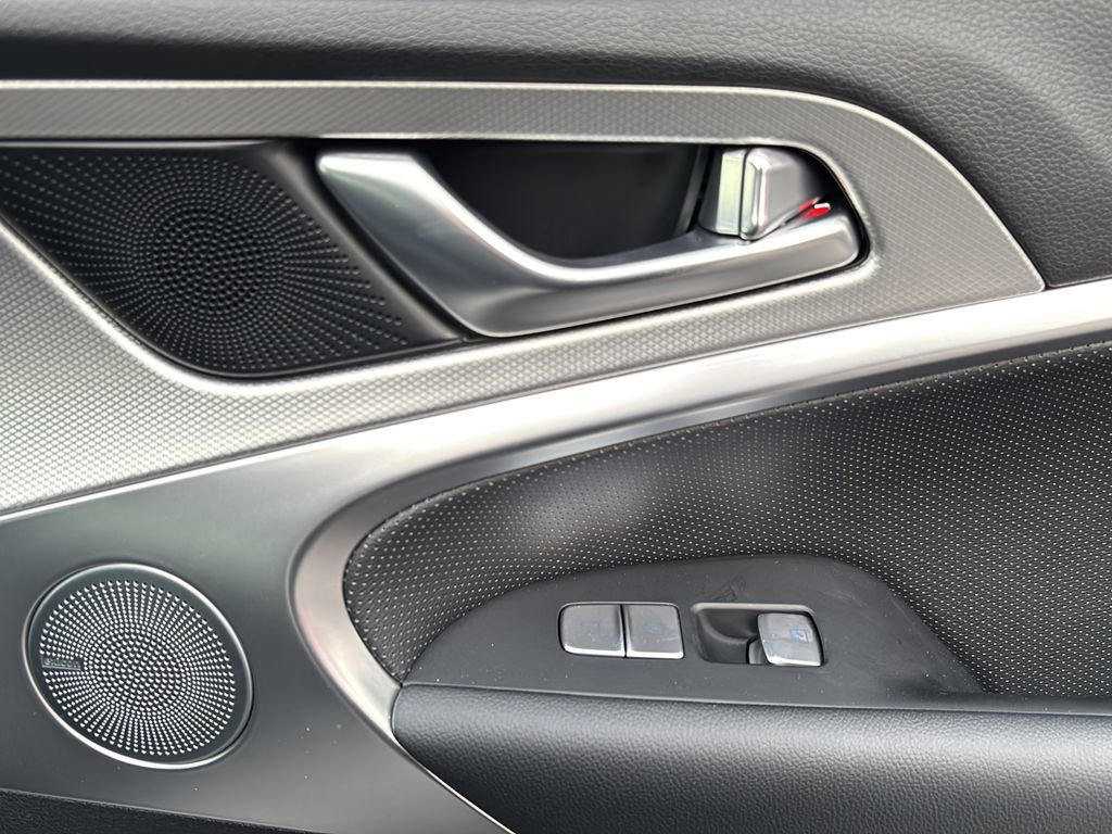 Certified 2026 Genesis G70 2.5T Prestige image 38